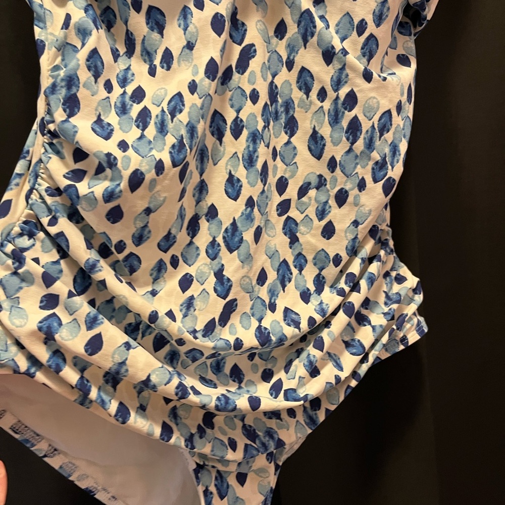 {NipTuck} One piece swimsuit Sz 6 - Picture 5 of 6
